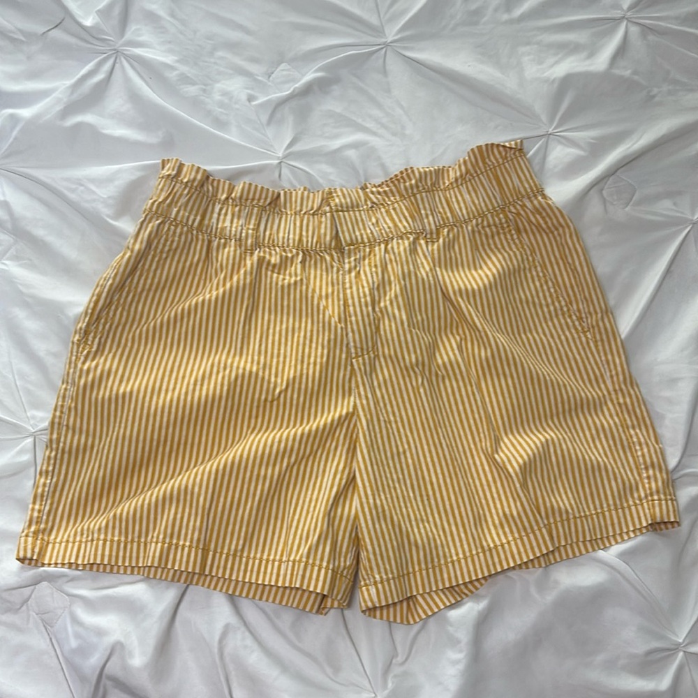 Liz Claiborne yellow striped shorts size 8